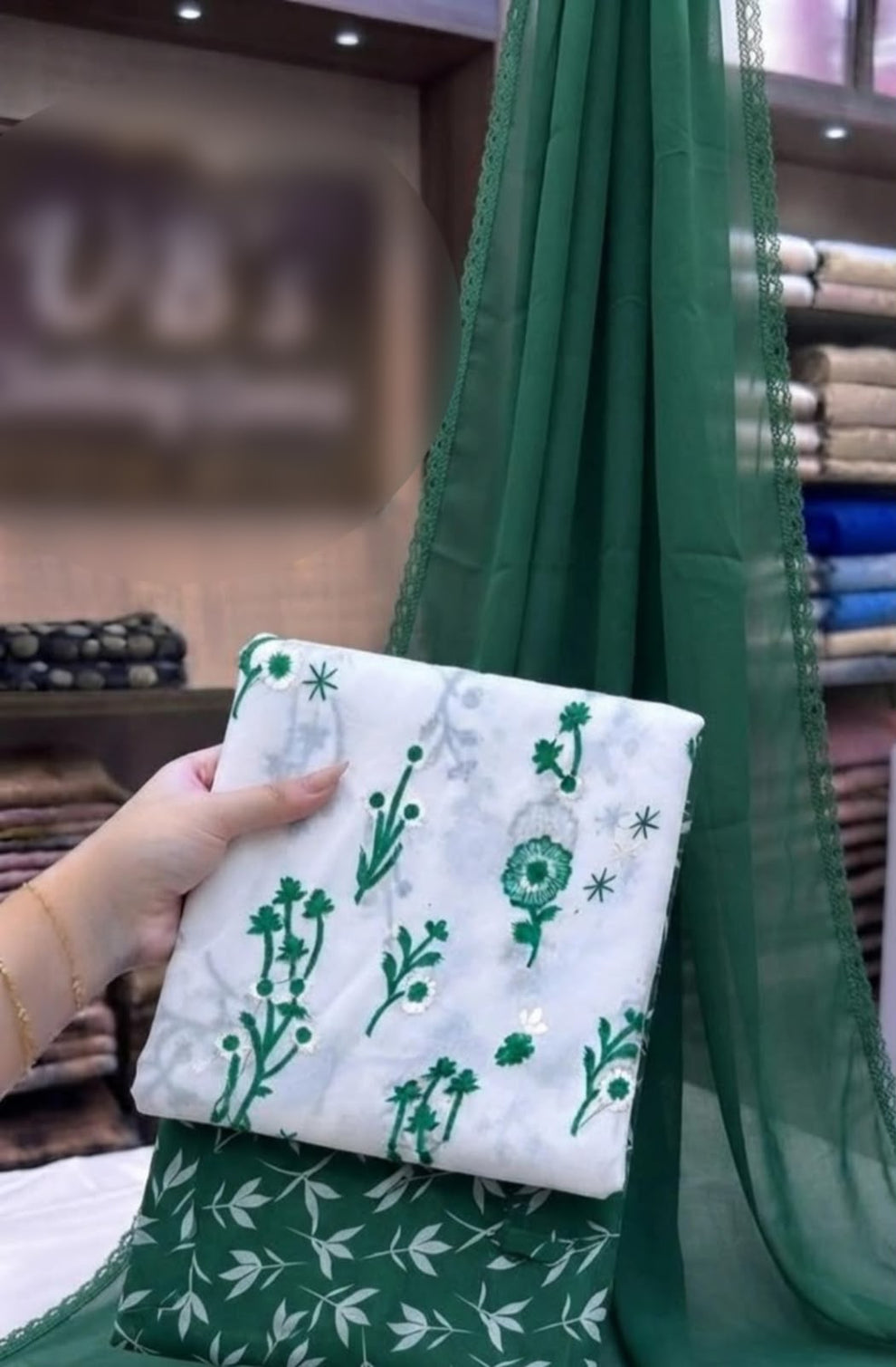 Embroidered Lawn 3Pc